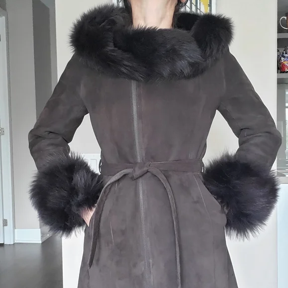 π 4X HOST PICK π π₯NEW π₯ Genuine Shearling Coat with Hood - Picture 8 of 16